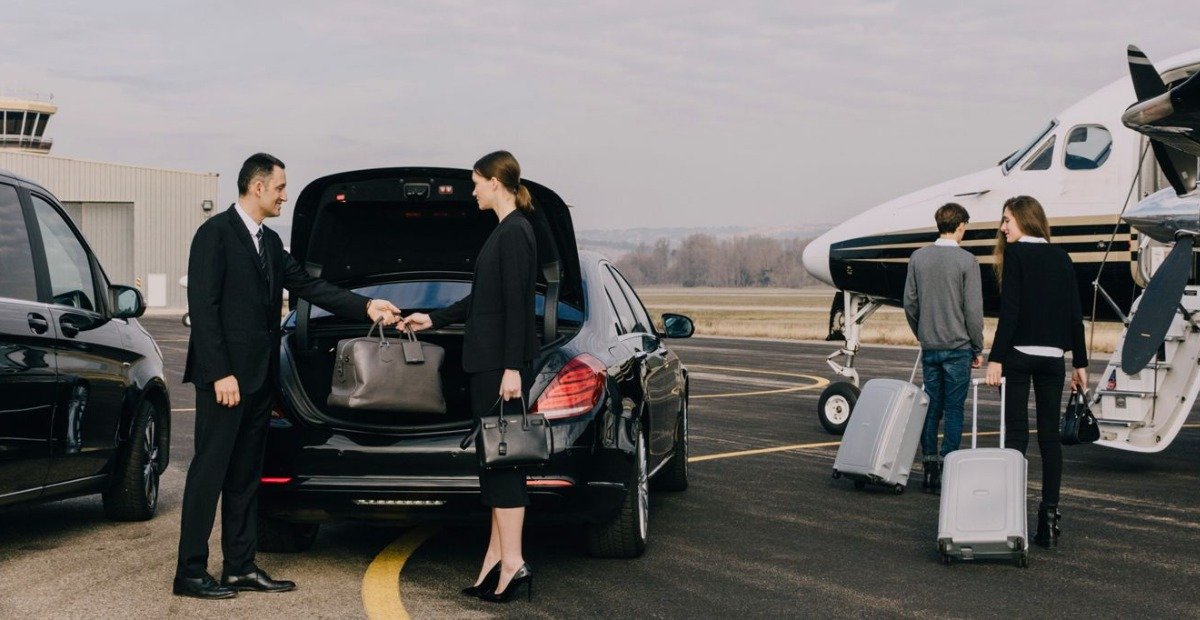 Best Airport Transportation Options for Families Traveling Through LAX