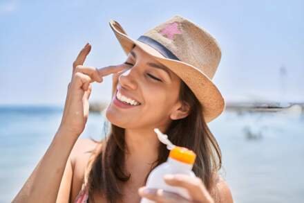Best Sunscreen for Oily Skin: Complete Guide to Shine-Free Sun Protection